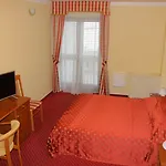 Krilo Hotel Jesenice (Split-Dalmatia)