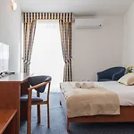 Hotel Krilo 3*
