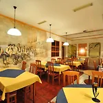 Krilo Hotel