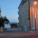 Krilo 3* Jesenice (Split-Dalmatia)