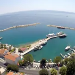 Krilo Hotel Jesenice (Split-Dalmatia)