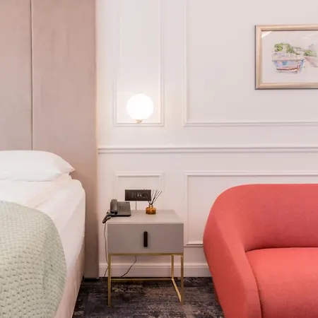 Krilo Hotel Jesenice (Split-Dalmatia)