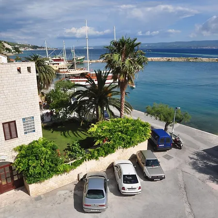 Krilo Hotel Jesenice (Split-Dalmatia)
