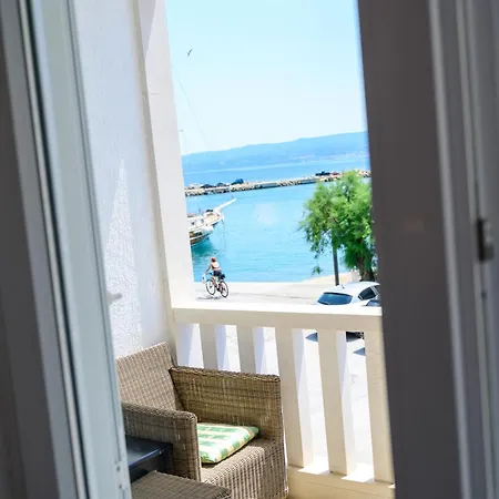 Krilo 3* Jesenice (Split-Dalmatia)