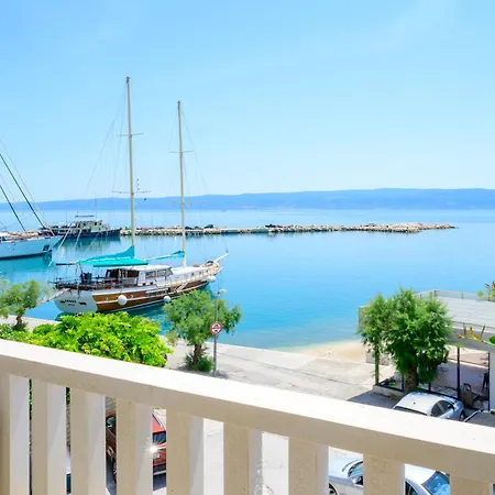 Krilo Hotel 3*