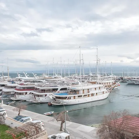Hotel Krilo Jesenice (Split-Dalmatia)