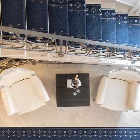 Krilo Hotel Jesenice (Split-Dalmatia)
