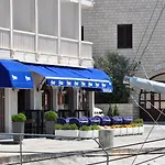 Krilo Hotel Jesenice (Split-Dalmatia)