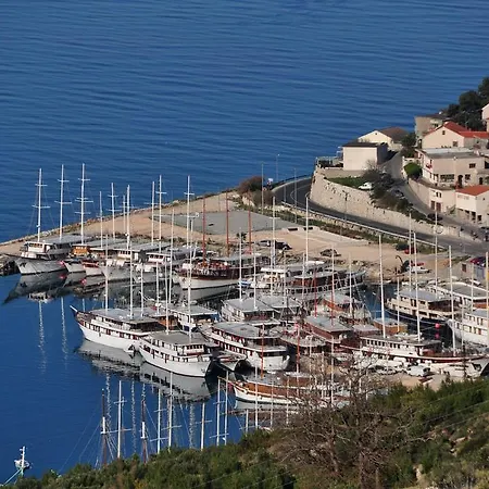 Krilo Hotel Jesenice (Split-Dalmatia)