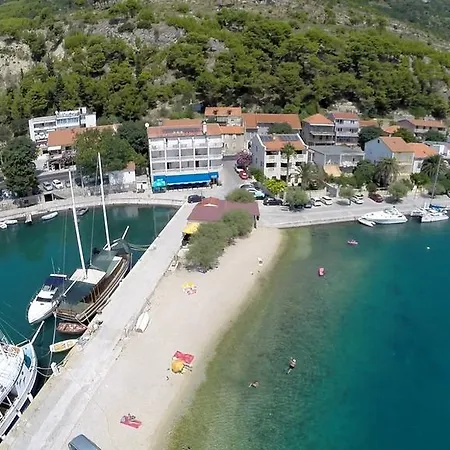 Hotel Krilo Jesenice (Split-Dalmatia)