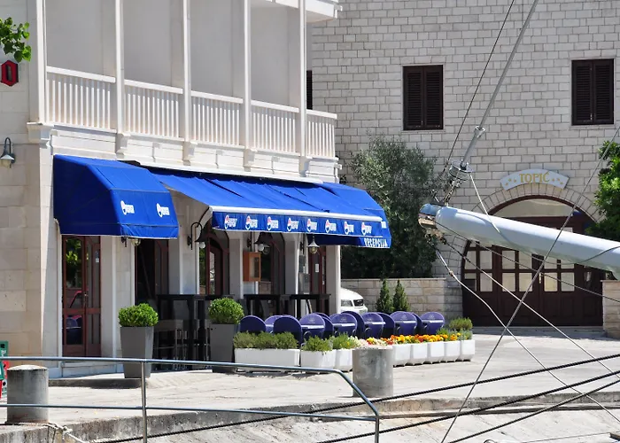 Krilo Hotell Jesenice (Split-Dalmatia)