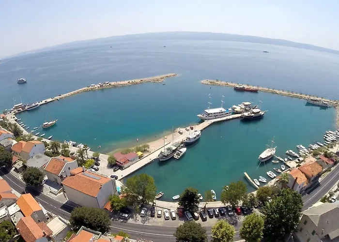 Krilo Hotell Jesenice (Split-Dalmatia)